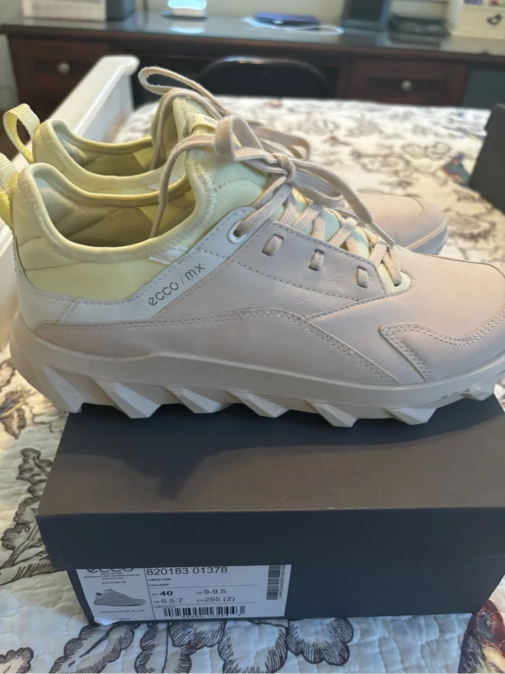 Ecco MX W Low Sneakers Worn once